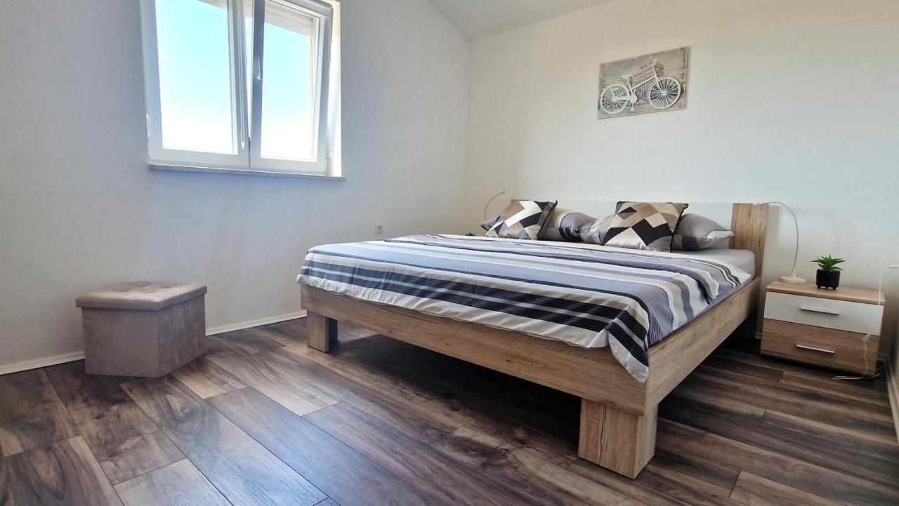 Apartment Goran Krk Town Kültér fotó